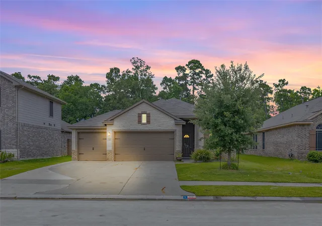 Homes for sale in Anahuac, TX | 426 Kickapoo Dr, Anahuac, TX 77514 | MLS# 35181481