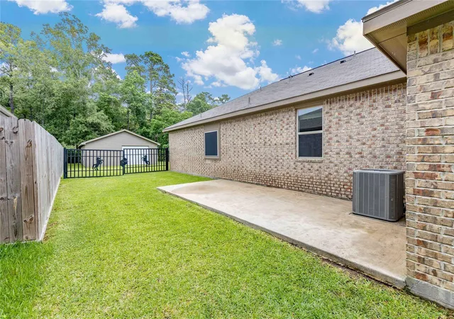 Homes for sale in Anahuac, TX | 426 Kickapoo Dr, Anahuac, TX 77514 | MLS# 35181481