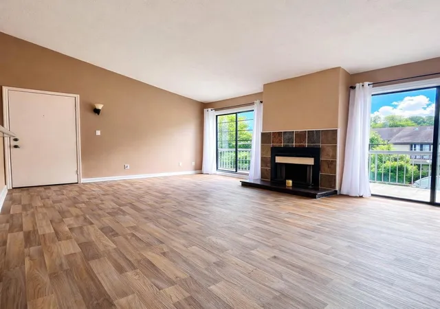 3rd image of 9707 Richmond Ave #16, Houston, TX 77042 | MLS# 89245498