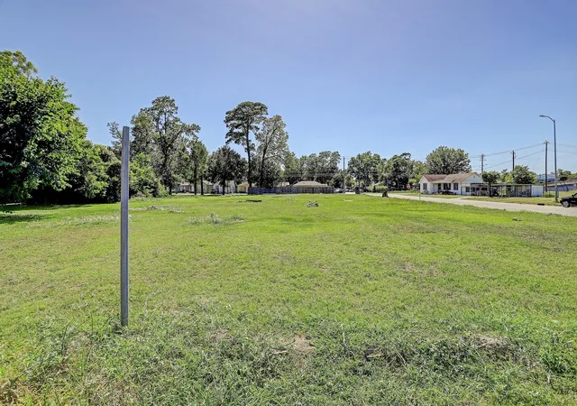 2nd image of 1410 Bragg St, Houston, TX 77009 | MLS# 83197601
