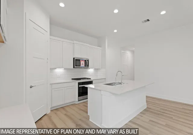 Photo 2 of Single family home for sale at 1136 Skyline Trails Ave, Conroe, TX 77303 | MLS# 89784705 | Listing updated on 2026-09-18