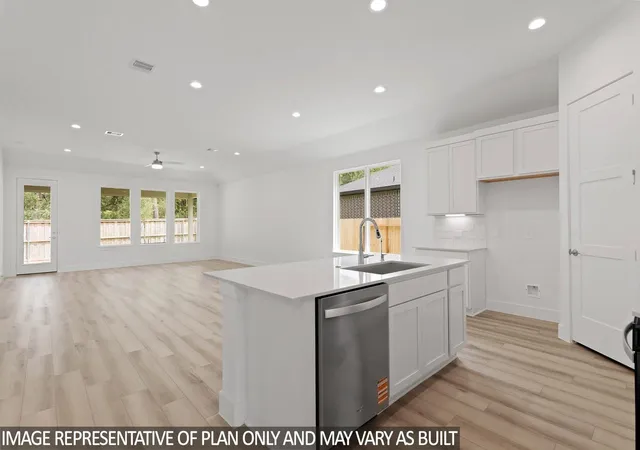 Photo 3 of Single family home for sale at 1136 Skyline Trails Ave, Conroe, TX 77303 | MLS# 89784705 | Listing updated on 2026-09-18