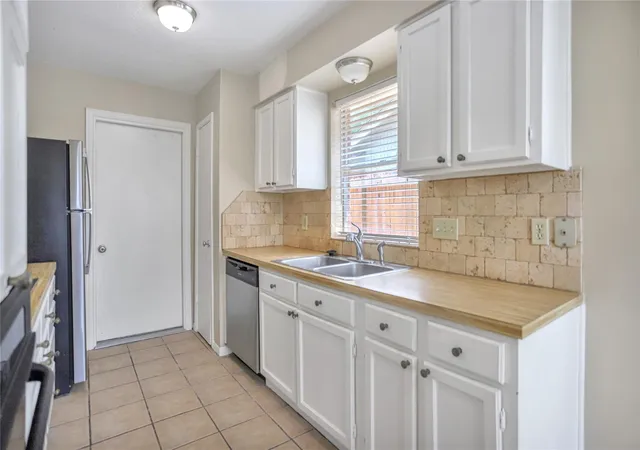 Photo 4 of Single family home for sale at 22007 Birch Valley Dr, Katy, TX 77450 | MLS# 95746497 | Listing updated on 2026-09-09