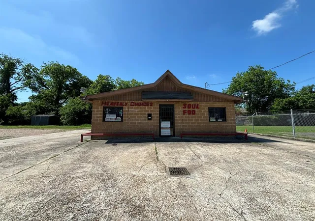 image of 3810 3815 Cavalcade St, Houston, TX 77026 | MLS# 80953602