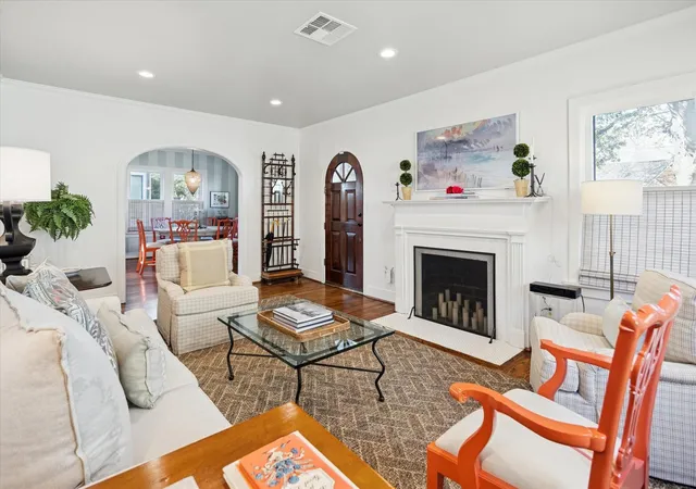 3rd image of 2109 Colquitt St, Houston, TX 77098 | MLS# 83926492