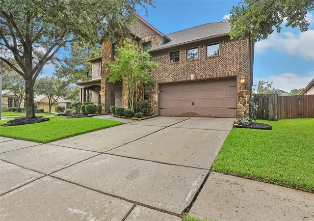 Photo 2 of Sale Pending at 17603 Boysen Ct, Humble, TX 77346 | MLS# 10293929 | Listing updated on 2026-09-19