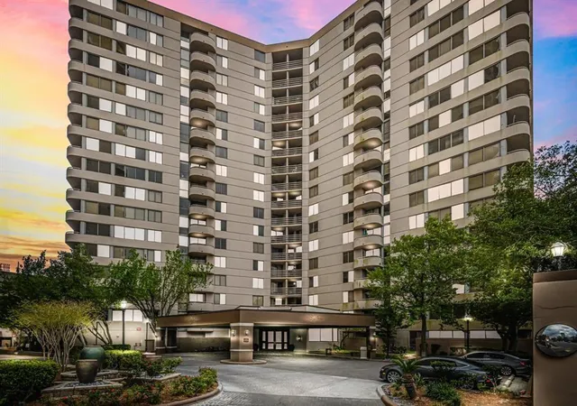 1st image of 3525 Sage Rd #318, Houston, TX 77056 | MLS# 52104482