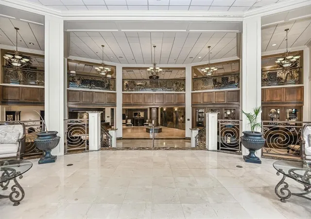 4th image of 3525 Sage Rd #318, Houston, TX 77056 | MLS# 52104482