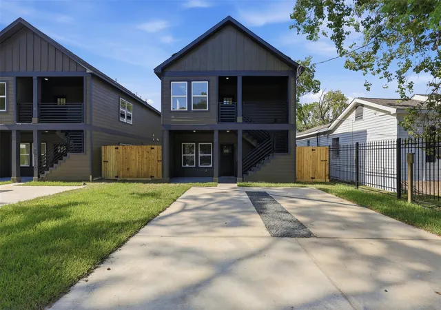 3rd image of 2516 Lucky St, Houston, TX 77088 | MLS# 77424624