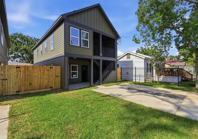 4th image of 2516 Lucky St, Houston, TX 77088 | MLS# 77424624