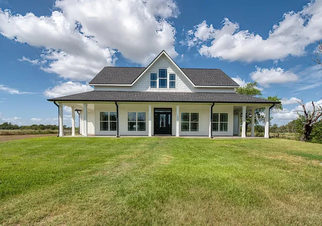 1st image of 1335 Hilltop Rd, East Bernard, TX 77435 | MLS# 46681540