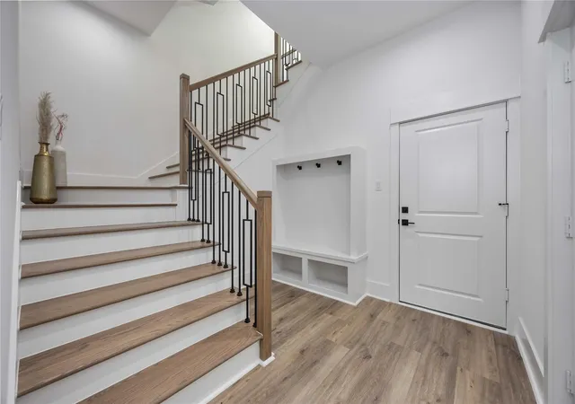 Photo 2 of Single family home for sale at 1941 Knoll Sq Dr, Houston, TX 77080 | MLS# 19797973 | Listing updated on 2026-07-24