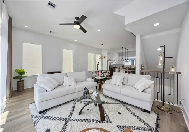 Photo 4 of Single family home for sale at 1941 Knoll Sq Dr, Houston, TX 77080 | MLS# 19797973 | Listing updated on 2026-07-24