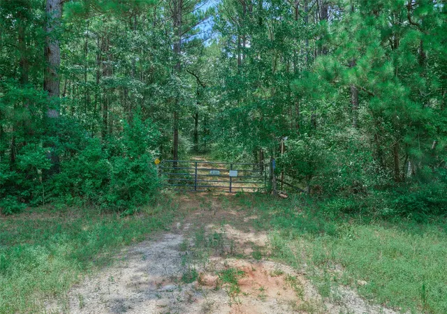 5th image of 8327 Fm 980 N, Huntsville, TX 77320 | MLS# 49646851