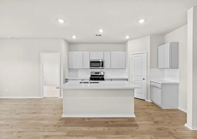 4th image of 1930 Stargazer Ln, Angleton, TX 77515 | MLS# 82056998