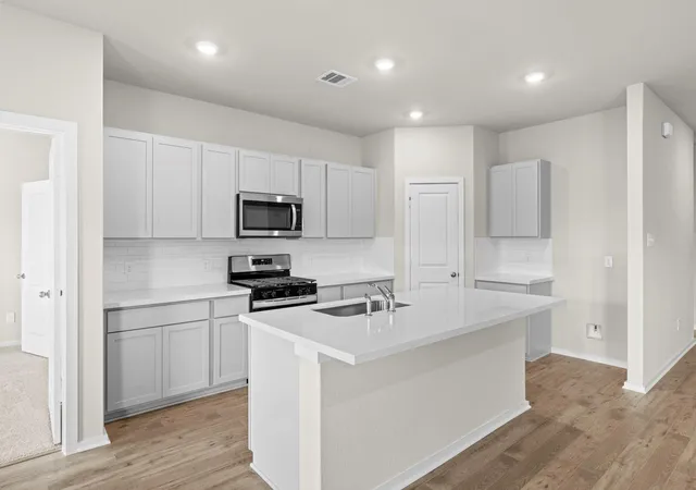 5th image of 1930 Stargazer Ln, Angleton, TX 77515 | MLS# 82056998