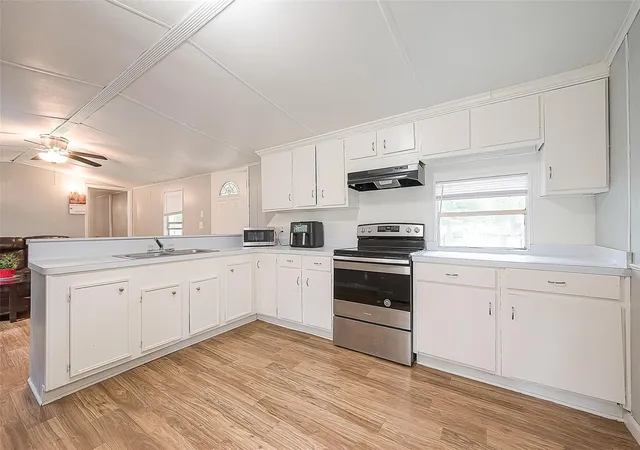 Photo 2 of Single family home for sale at 17536 White Oak Orchard, Conroe, TX 77306 | MLS# 95529114 | Listing updated on 2026-07-09