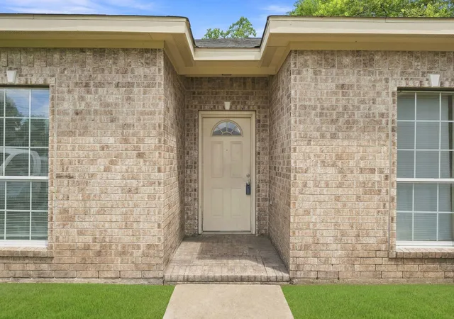 Photo 4 of Single family home for sale at 7965 Fields St, Houston, TX 77028 | MLS# 43983531 | Listing updated on 2026-09-14