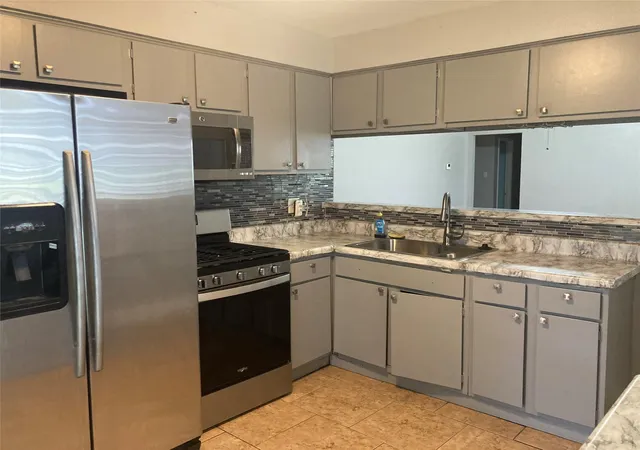 Photo 2 of Single family home for sale at 1623 Canary Cir, League City, TX 77573 | MLS# 83621310 | Listing updated on 2026-09-04