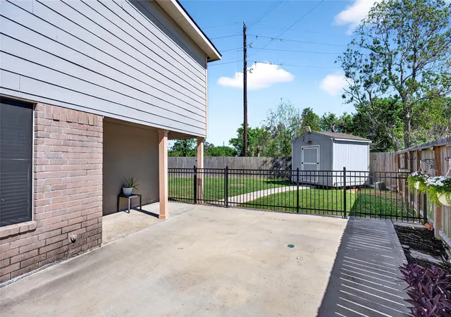 42nd image of 6046 Sandy Creek Dr, Baytown, TX 77523 | MLS# 42511405