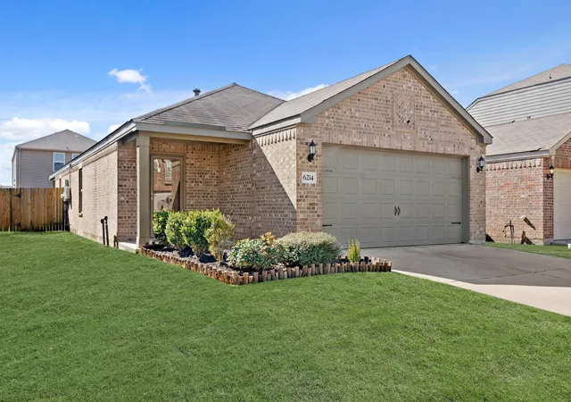 Photo 3 of Single family home for sale at 6214 El Topacio Dr, Houston, TX 77048 | MLS# 5629491 | Listing updated on 2026-09-11