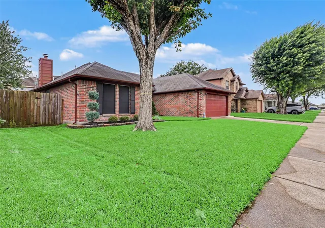 4th image of 4802 Stone Bridge St, Baytown, TX 77521 | MLS# 16294866
