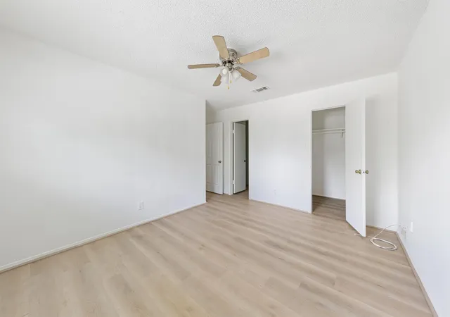 Listing Photo 2 - Condo for sale in building located at 700 Lyle W Ave, Cleveland, TX 77327