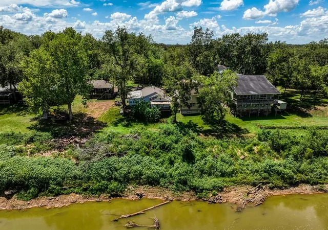 Photo 3 of Single family home for sale at 3769 Lazy River Dr, Sealy, TX 77474 | MLS# 46201372 | Listing updated on 2026-04-16