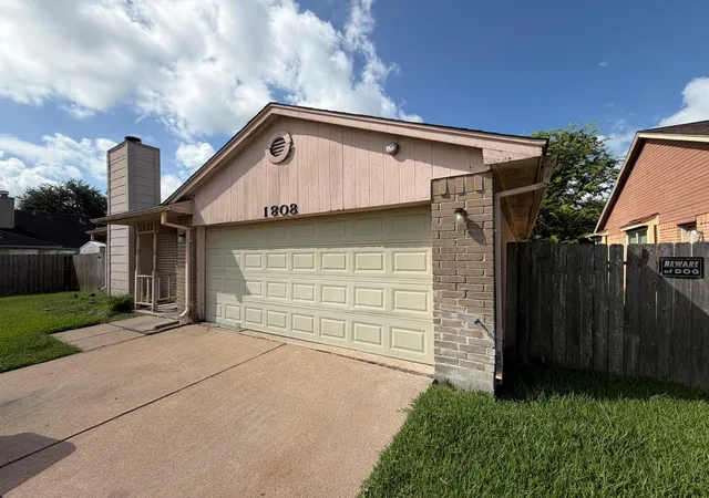 Photo 3 of Single family home for sale at 1808 Pinewood Park Dr, Missouri City, TX 77489 | MLS# 79045300 | Listing updated on 2026-08-21