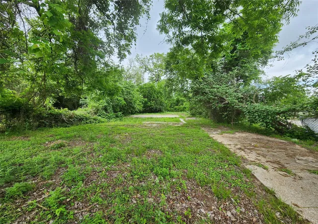 Photo 1 of Sale Pending at 4338 Bond St, Houston, TX 77026 | MLS# 97063819 | Listing updated on 2026-09-19