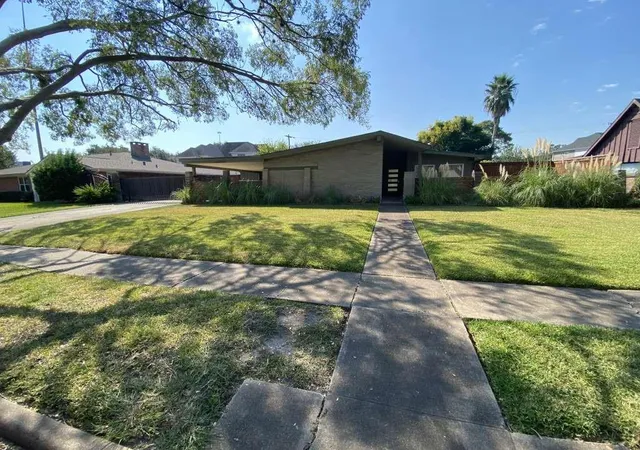 1st image of 4711 Imogene St, Houston, TX 77096 | MLS# 39420318