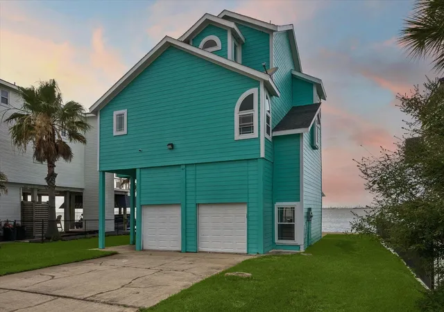 Photo 1 of Single family home for sale at 407 Isles End Rd, Galveston, TX 77554 | MLS# 55066563 | Listing updated on 2026-06-27