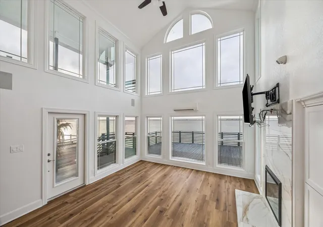 Photo 2 of Single family home for sale at 407 Isles End Rd, Galveston, TX 77554 | MLS# 55066563 | Listing updated on 2026-06-27