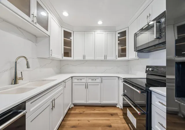 Photo 4 of Single family home for sale at 407 Isles End Rd, Galveston, TX 77554 | MLS# 55066563 | Listing updated on 2026-06-27
