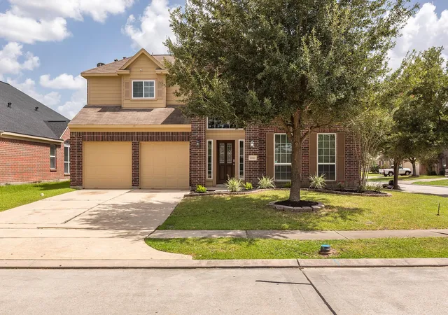 Photo 1 of Sale Pending at 6810 Oaken Gate Way, Humble, TX 77338 | MLS# 71107014 | Listing updated on 2026-09-18