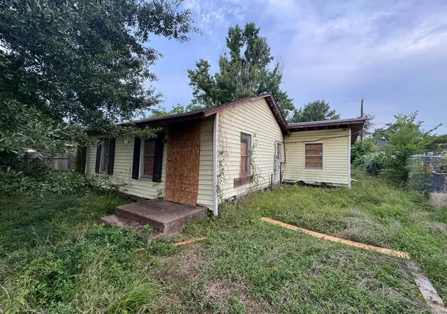 Photo 1 of Single family home for sale at 5118 Senior St, Houston, TX 77016 | MLS# 4938777 | Listing updated on 2026-01-10