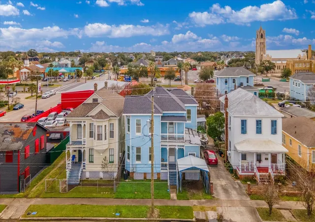 Photo 1 of Single family home for sale at 3309 Sealy St, Galveston, TX 77550 | MLS# 50603309 | Listing updated on 2026-06-17