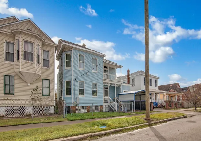 Photo 3 of Single family home for sale at 3309 Sealy St, Galveston, TX 77550 | MLS# 50603309 | Listing updated on 2026-06-17