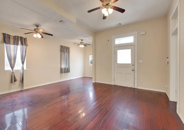 Photo 3 of Single family home for sale at 3309 Sealy St, Galveston, TX 77550 | MLS# 50603309 | Listing updated on 2026-06-17