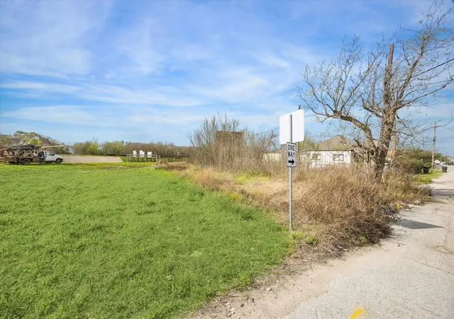 Photo 3 of Land for sale at 4106 Market St, Houston, TX 77020 | MLS# 84000265 | Listing updated on 2026-03-13