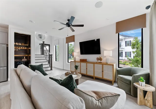 Photo 4 of Single family home for sale at 324 Forest Reserve Pl, Houston, TX 77079 | MLS# 30439910 | Listing updated on 2026-09-09