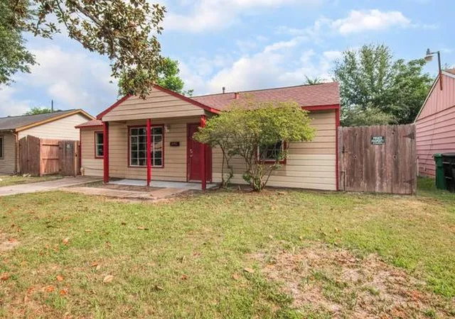3rd image of 3322 Mccrarey Dr, Houston, TX 77088 | MLS# 3215233