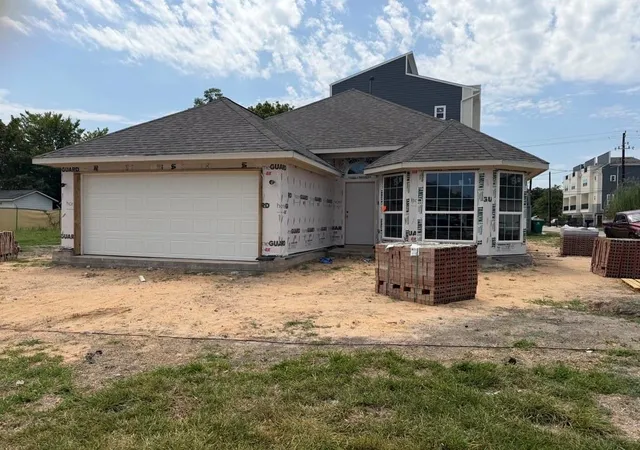 Photo 4 of Single family home for sale at 3102 Bremond St, Houston, TX 77004 | MLS# 33954862 | Listing updated on 2026-08-27