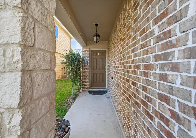 Homes for sale in Conroe, TX | 9940 Swallow Dr, Conroe, TX 77385 | MLS# 46803561