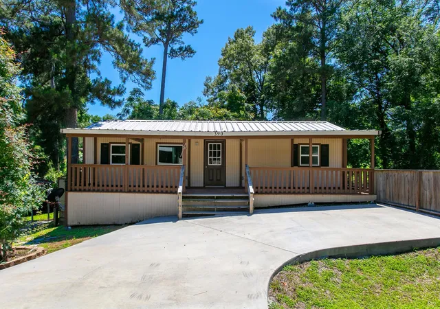 1st image of 390 Casablanca Dr Dr, Shepherd, TX 77364 | MLS# 66393998