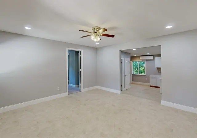 2nd image of 390 Casablanca Dr Dr, Shepherd, TX 77364 | MLS# 66393998