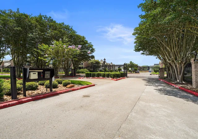 Homes for sale in Webster, TX | 18800 Egret Bay Blvd #206, Webster, TX 77058 | MLS# 52273509
