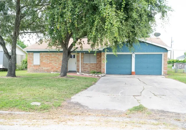Photo 1 of Single family home for sale at 1105 W Saint Louis Ave, Seadrift, TX 77983 | MLS# 68708225 | Listing updated on 2026-08-29
