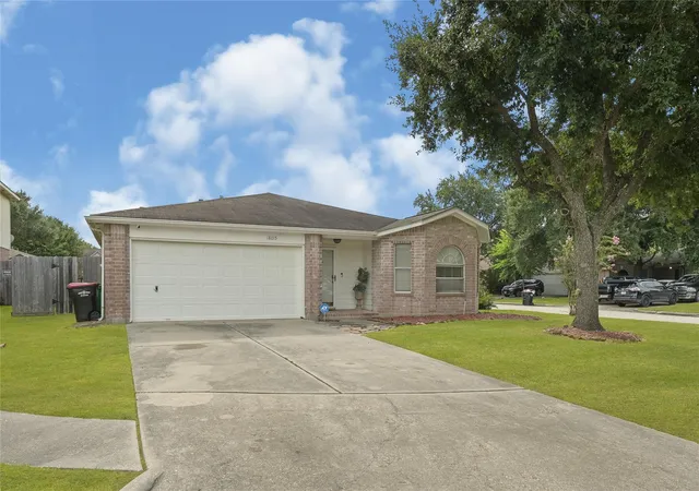 3rd image of 18015 Kirk Forest Ct, Humble, TX 77346 | MLS# 56008508