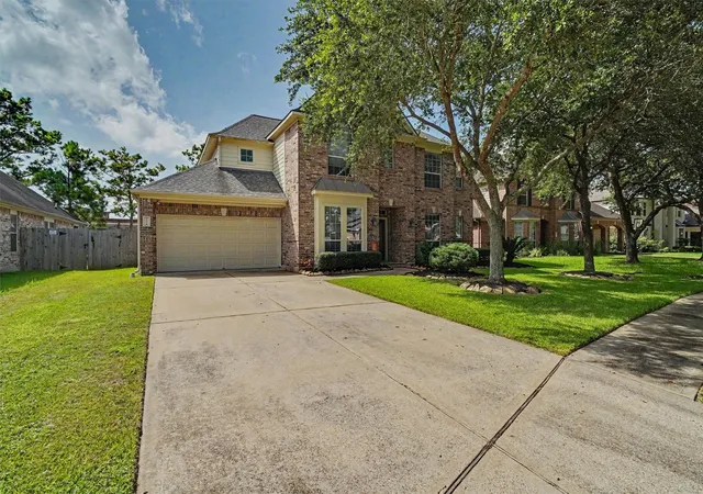 2nd image of 2419 Spoonbill Dr, League City, TX 77573 | MLS# 65853710